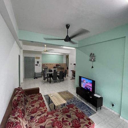 Blissful Breeze 4 Rooms & Netflix By Ezyroom Melaka 에이어 케로 외부 사진