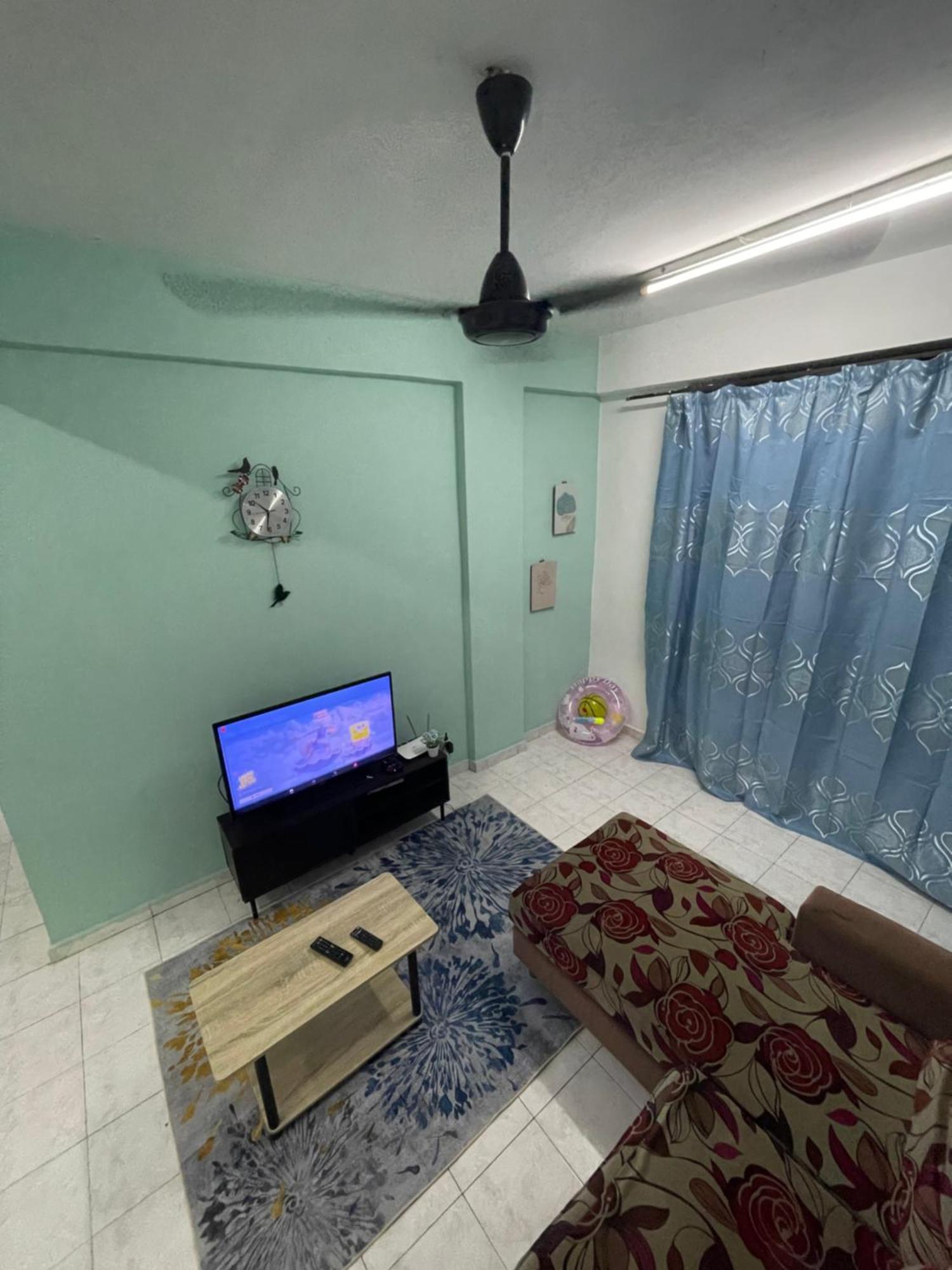 Blissful Breeze 4 Rooms & Netflix By Ezyroom Melaka 에이어 케로 외부 사진